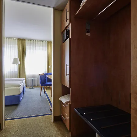 科隆瑟夫灵霍夫美居酒店 4*